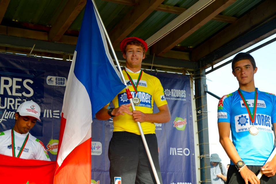 ®Benoit-CARPENTIER-longboard-2014-EUROSURF-Junior-ACORES-podium©FFS