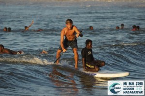 -®Benoit-CARPENTIER-SUP-longboard-surf-Mission_ MADASCAR_2015_4©-surf4smile