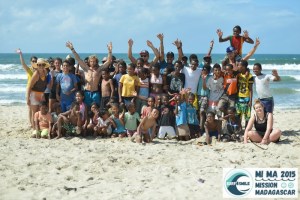 -®Benoit-CARPENTIER-SUP-longboard-surf-Mission_ MADASCAR_2015_1©-surf4smile