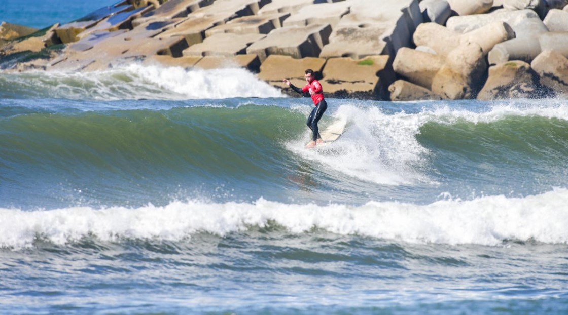 ®Benoit-CARPENTIER-longboard-Europe-2020-©-Laurent-Masurel-WSL-4
