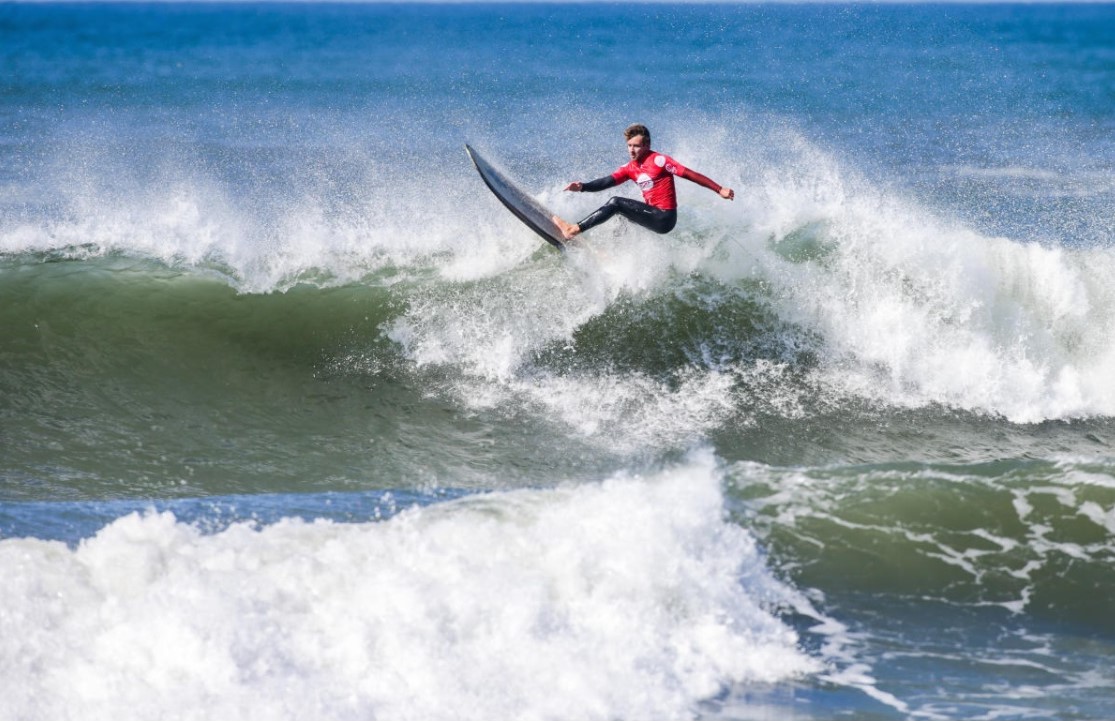 ®Benoit-CARPENTIER-longboard-Europe-2020-©-Laurent-Masurel-WSL-8