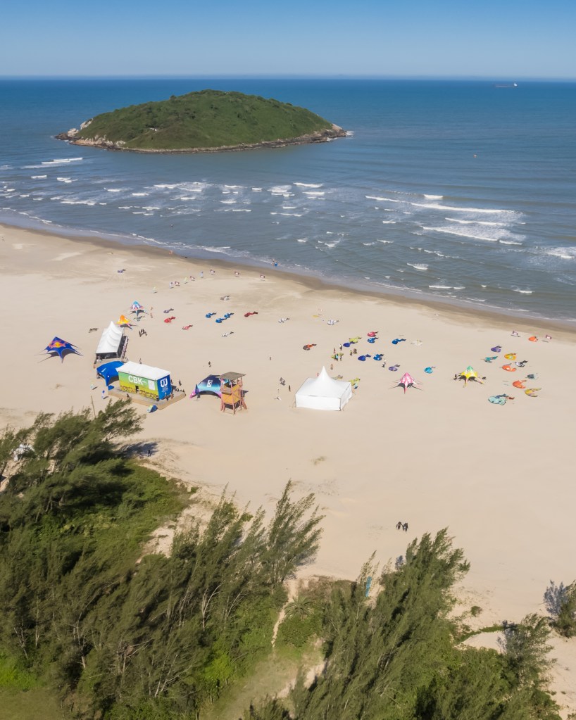 ®-Benoit-CARPENTIER-GWA-Wingfoil-Wave-World-Tour-2024-IBIRAQUERA©-Romantsovaphoto-0707