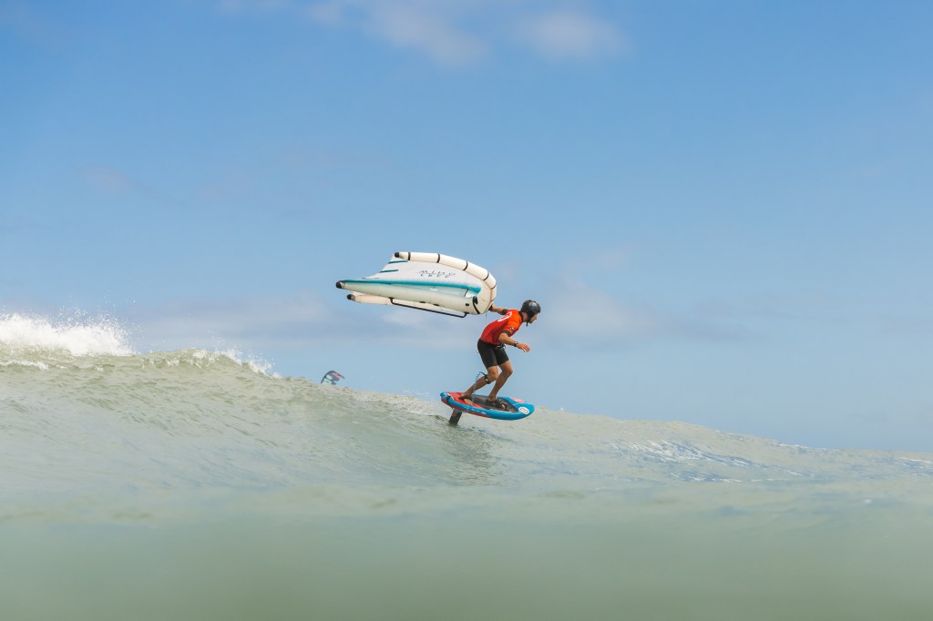 ®-Benoit-CARPENTIER-GWA-Wingfoil-Wave-World-Tour-2024-IBIRAQUERA©-Romantsovaphoto-3710